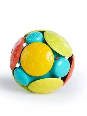 Wobble Bobble Crawl & Chase Ball toy Bright Starts